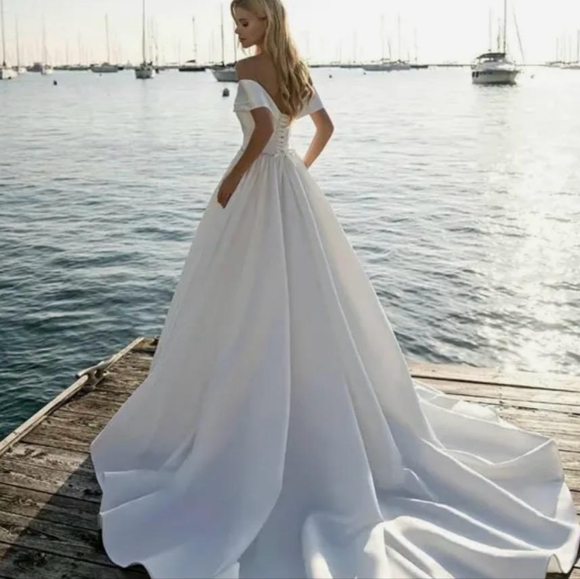 Getting Married? - Picture 3 of 7